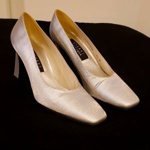 LIKE NEW Stuart Weitzman silver lame pumps